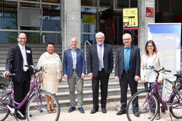 Grenzen in Frage stellen