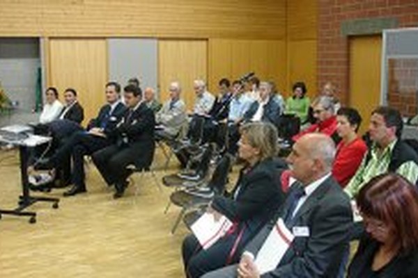 Internationale Workshopreihe "Wissen verbreiten - Menschen vernetzen" Neue Technologien heben die lokale Kultur und Tradition hervor