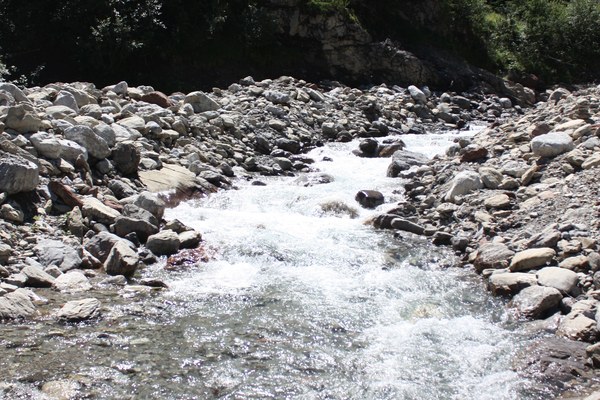 Spurenstoffe in alpinen Gewässern