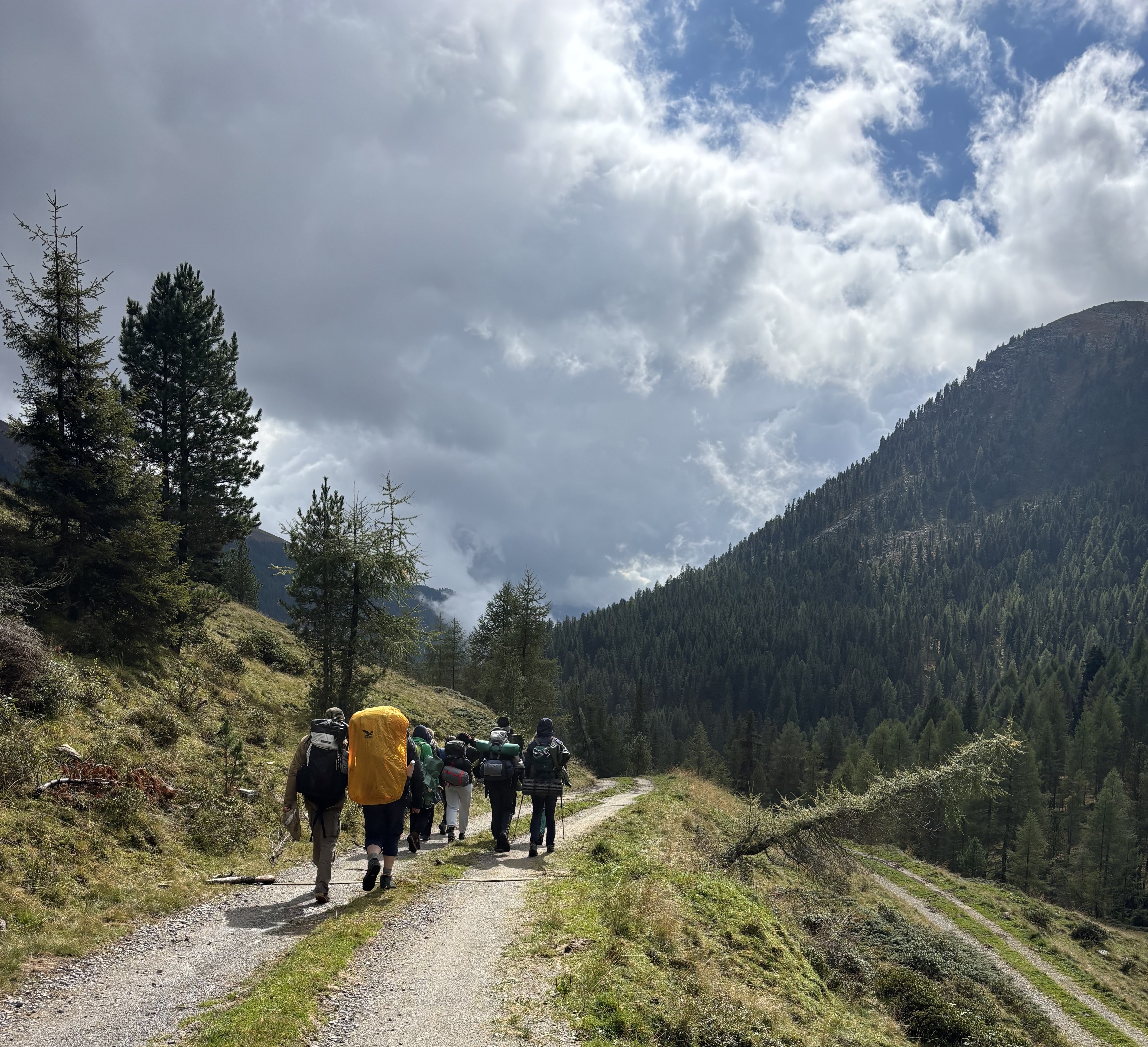 Boundaries between nature, community and lived utopias