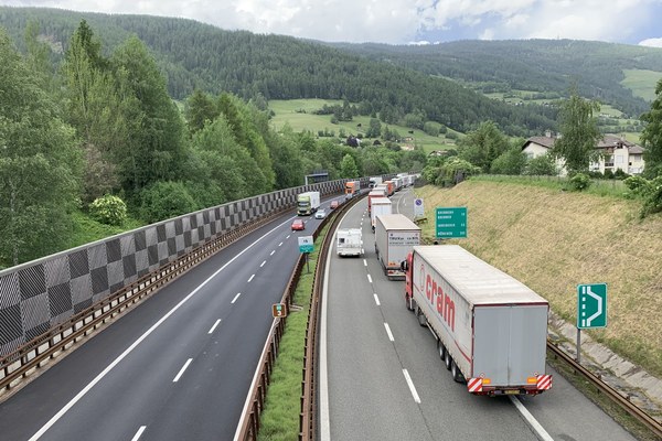 Interim ruling in the legal dispute over Alpine transit