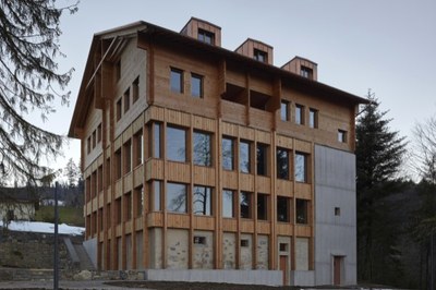 Nomination of 28 sustainable renovations and new buildings