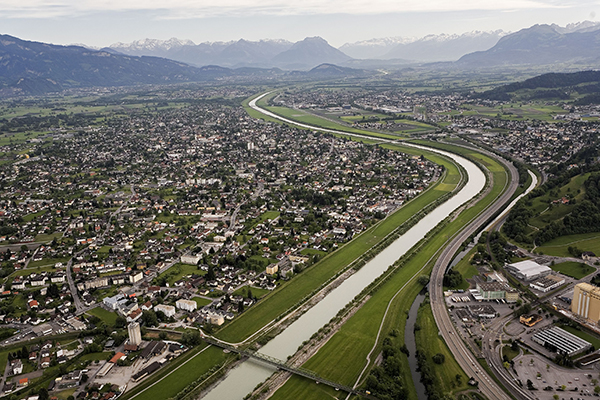 One river, numerous desires: disagreements about the Alpine Rhine