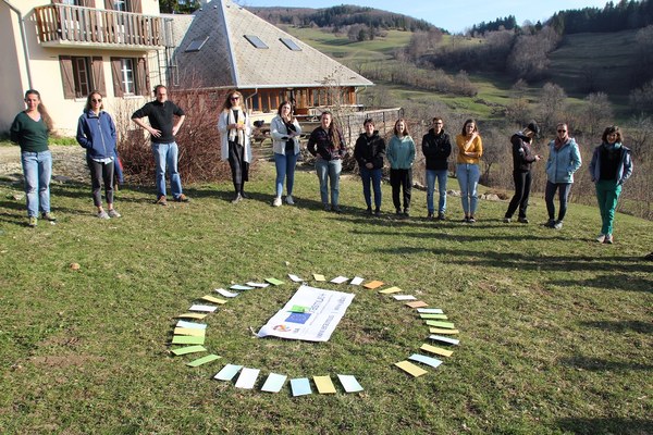 Young people in action for the Alps