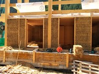 Une maison en balles de riz