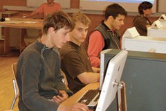 L'avenir des services publics de base dans l'espace alpin : défis, opportunités, exemples de succès