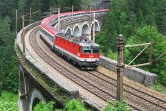 Premier coup de pelle pour le tunnel du Semmering
