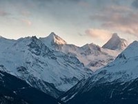 Suisse : des Russes construisent un complexe touristique de luxe