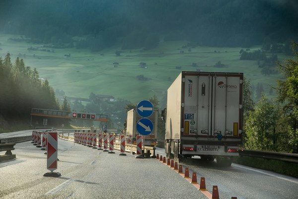 Litige concernant le transit alpin : les organisations environnementales craignent un effet domino