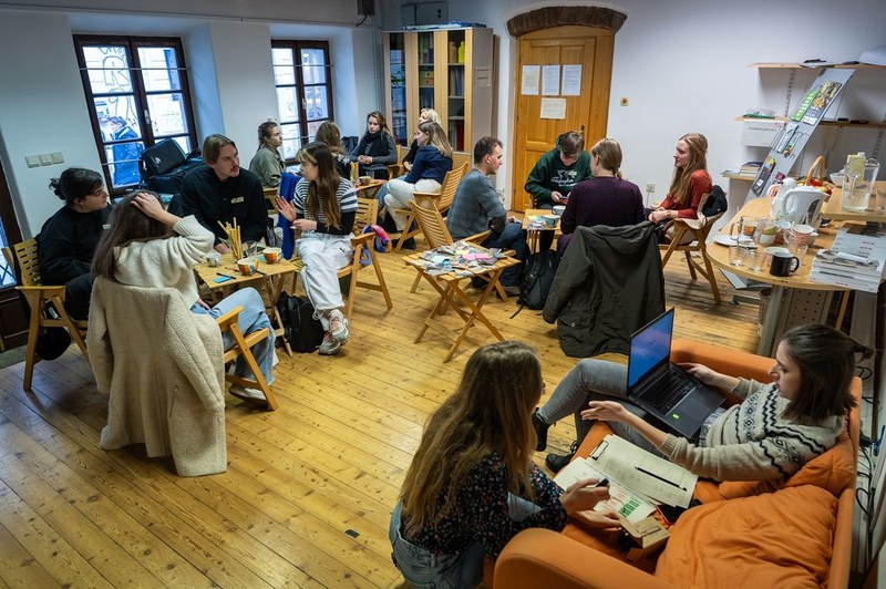 Alpine Compass: ateliers et excursions.