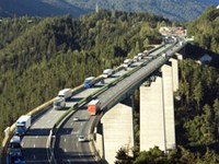 Le Alpi travolte dal traffico