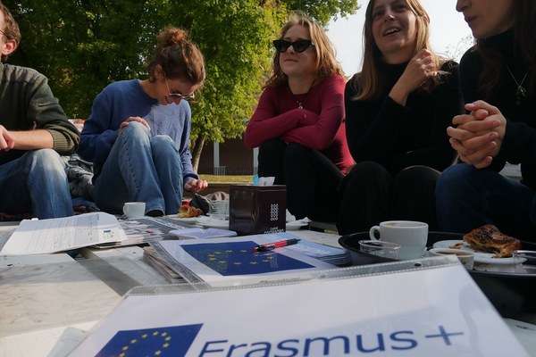 Giovane ricerca sociale alpina