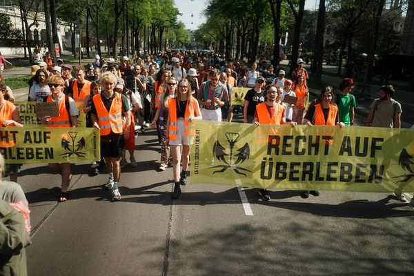 «Letzte Generation Österreich» mette fine alle proteste per il clima