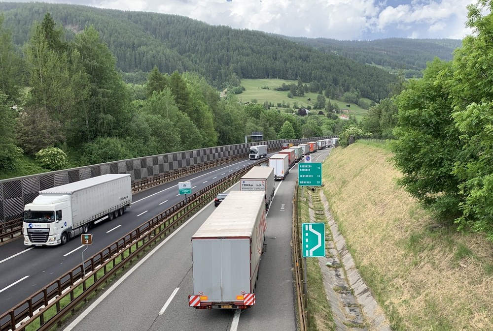 Zastoj tovornjakov na avtocesti Brenner © European Roads