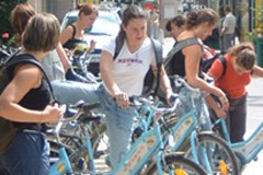 Od klausa, vaškega avtomobila, do ponovnega odkritja železnice Merano-Mals  Oblike trajnostne mobilnosti spodbujajo turizem v odročnih območjih