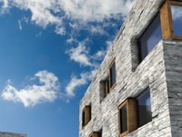 Z novim konceptom prodaje nad prazne postelje