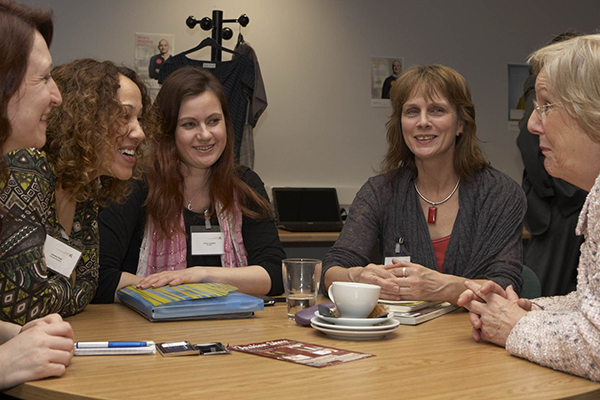 Anahronizem ali spodbujanje priložnosti?