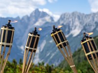 Ognje prižgali za manjši prometni pritisk na občutljiva gorska območja