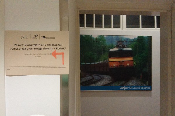 Posvet »Vloga železnice v oblikovanju trajnostnega prometnega sistema v Sloveniji«