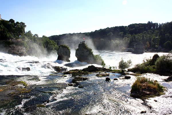 Poti in stranpoti vodne energije